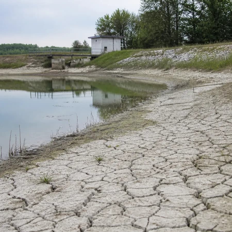 Tymczasowe braki wody w gminie Suchożebry. Utrudnienia dla mieszkańców Krześlina i Podnieśna